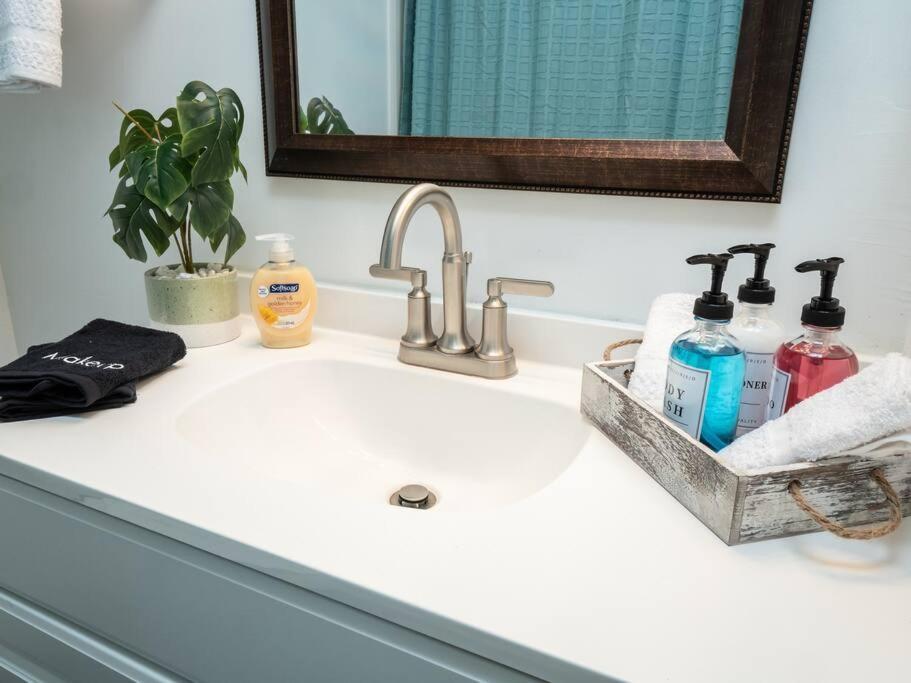 Spacious Condo Mins To Shands, University, & Downtown! Gainesville Eksteriør billede