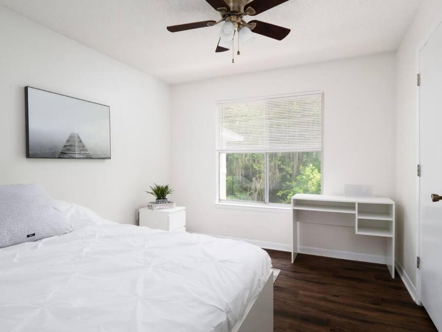 Spacious Condo Mins To Shands, University, & Downtown! Gainesville Eksteriør billede